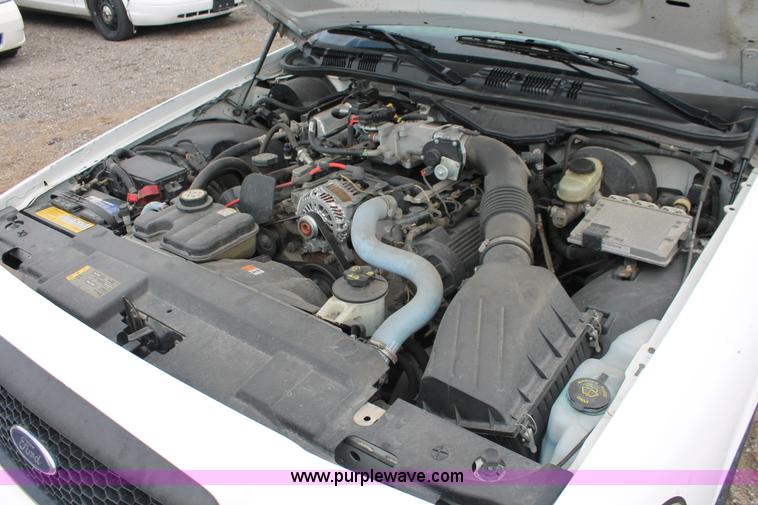 image for item D8218 2006 Ford Crown Victoria Police Interceptor