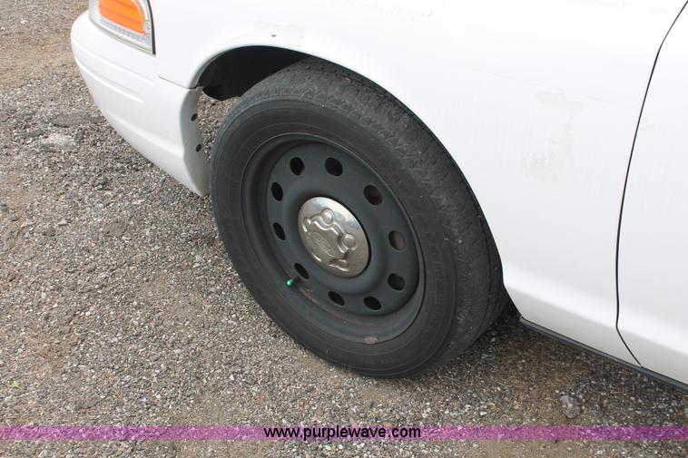 image for item D8218 2006 Ford Crown Victoria Police Interceptor
