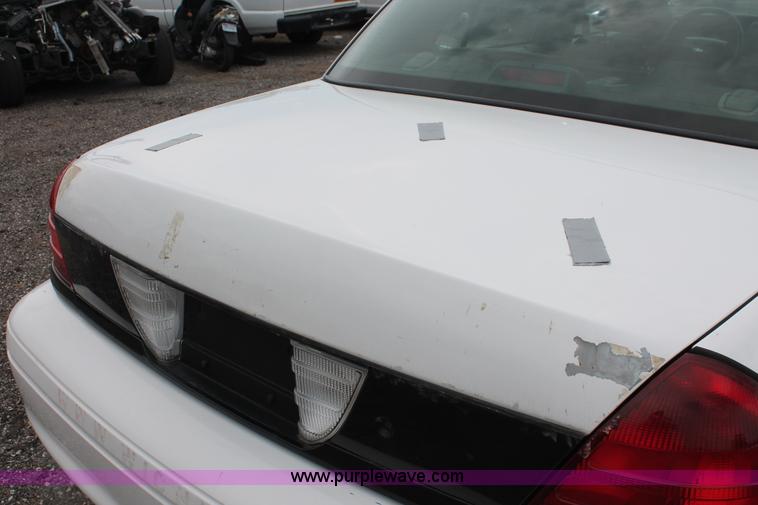 image for item D8218 2006 Ford Crown Victoria Police Interceptor