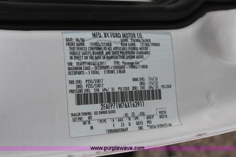 image for item D8218 2006 Ford Crown Victoria Police Interceptor