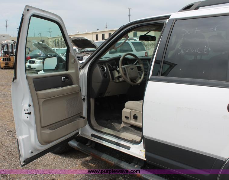 image for item D8219 2007 Ford Expedition XLT SUV