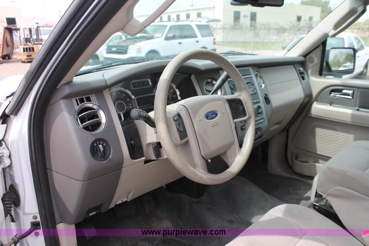 image for item D8219 2007 Ford Expedition XLT SUV