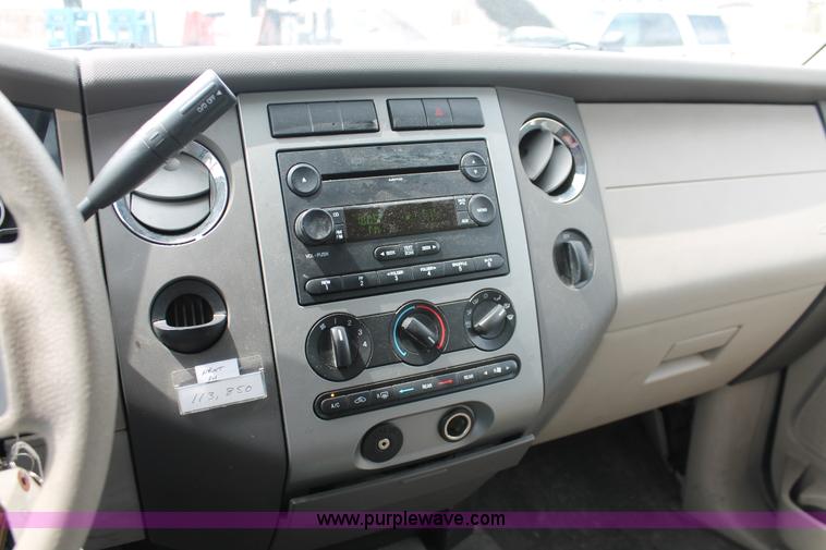 image for item D8219 2007 Ford Expedition XLT SUV