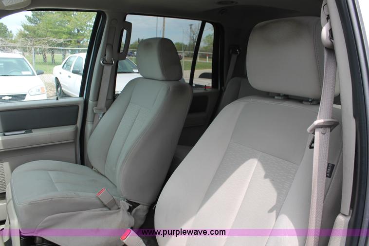 image for item D8219 2007 Ford Expedition XLT SUV