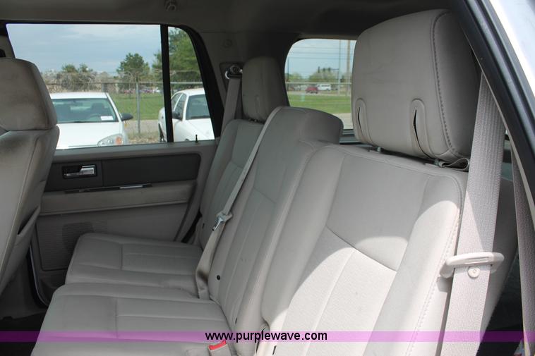 image for item D8219 2007 Ford Expedition XLT SUV