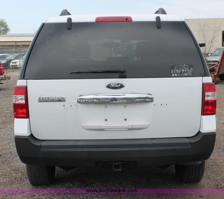 image for item D8220 2007 Ford Expedition XLT SUV