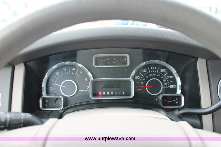 image for item D8220 2007 Ford Expedition XLT SUV