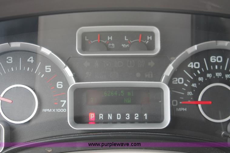 image for item D8220 2007 Ford Expedition XLT SUV