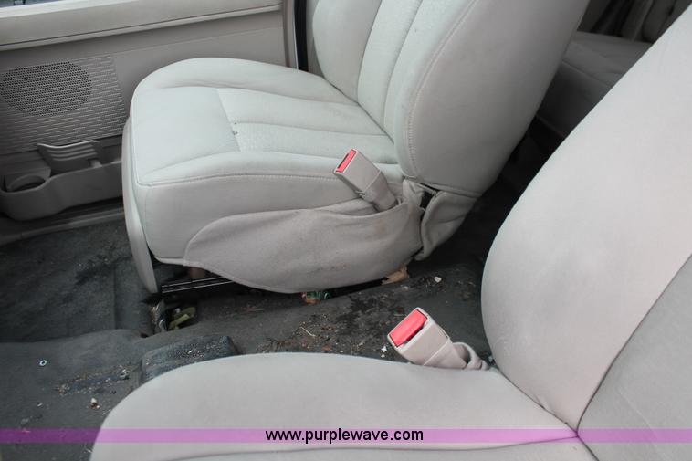 image for item D8220 2007 Ford Expedition XLT SUV