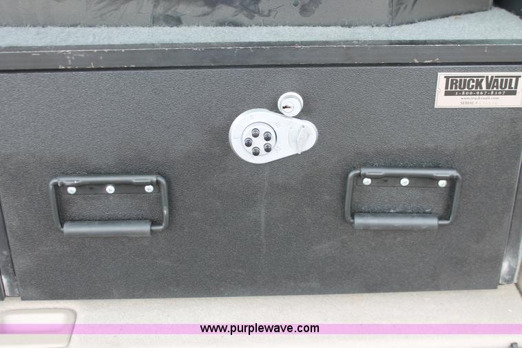 image for item D8220 2007 Ford Expedition XLT SUV