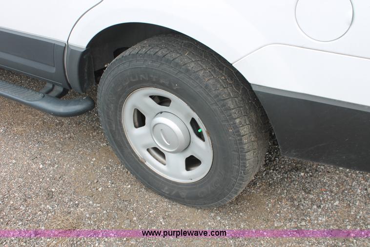 image for item D8220 2007 Ford Expedition XLT SUV