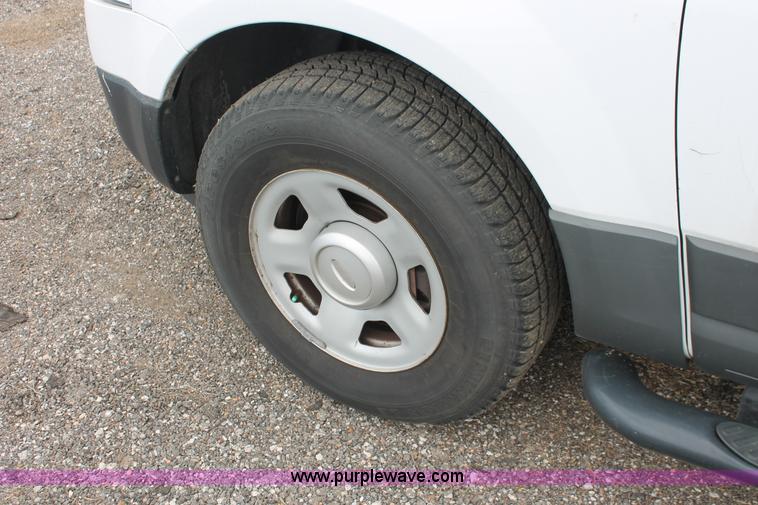 image for item D8220 2007 Ford Expedition XLT SUV