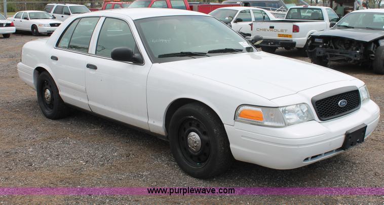 image for item D8221 2006 Ford Crown Victoria Police Interceptor