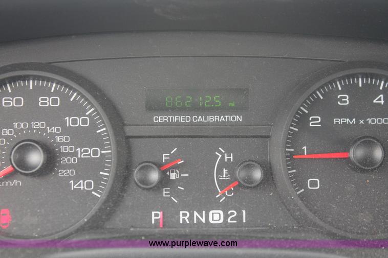 image for item D8221 2006 Ford Crown Victoria Police Interceptor