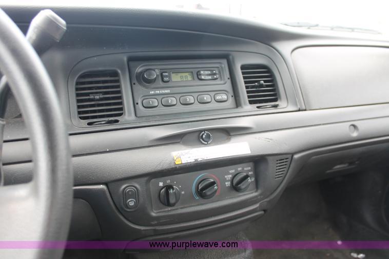 image for item D8221 2006 Ford Crown Victoria Police Interceptor