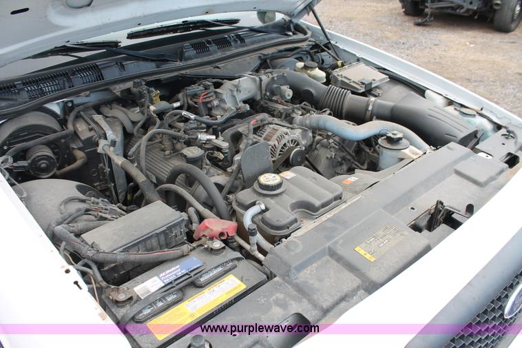 image for item D8221 2006 Ford Crown Victoria Police Interceptor