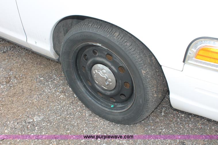 image for item D8221 2006 Ford Crown Victoria Police Interceptor