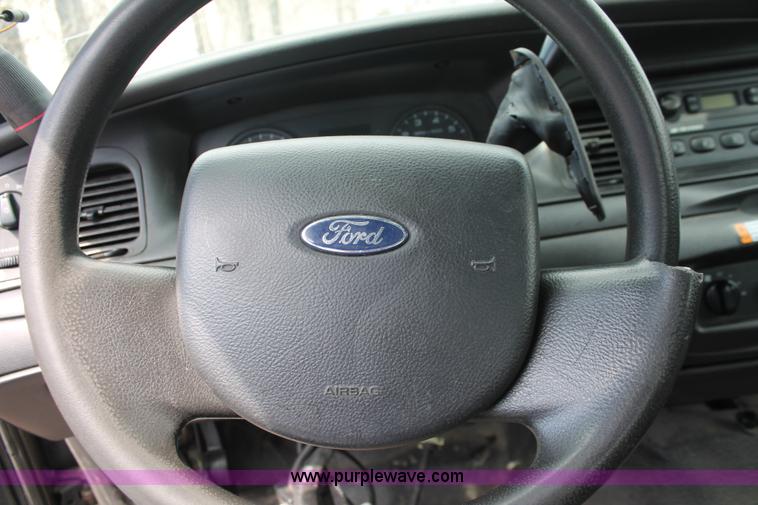 image for item D8222 2009 Ford Crown Victoria Police Interceptor