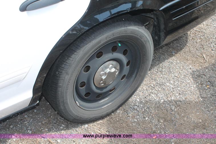 image for item D8222 2009 Ford Crown Victoria Police Interceptor
