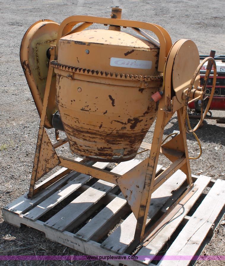 Gilson cement mixer in Wichita, KS Item D8227 sold Purple Wave