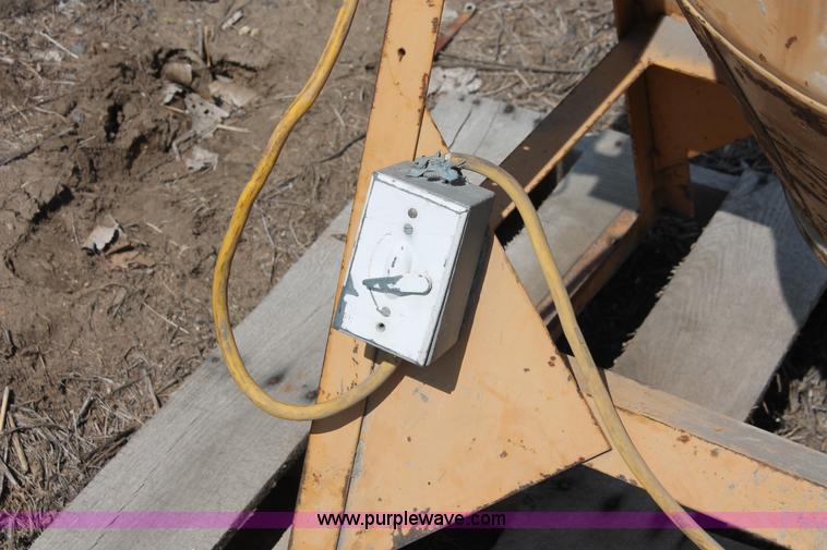 image for item D8227 Gilson cement mixer