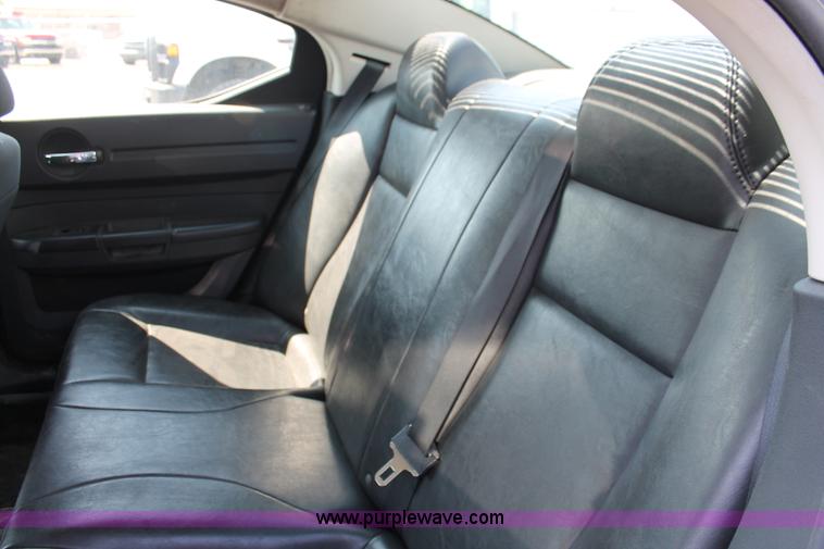 image for item D8229 2010 Dodge Charger