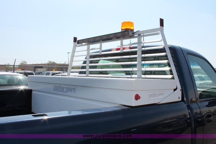 image for item D8231 2002 Chevrolet Silverado 2500 pickup truck