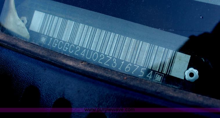 image for item D8231 2002 Chevrolet Silverado 2500 pickup truck