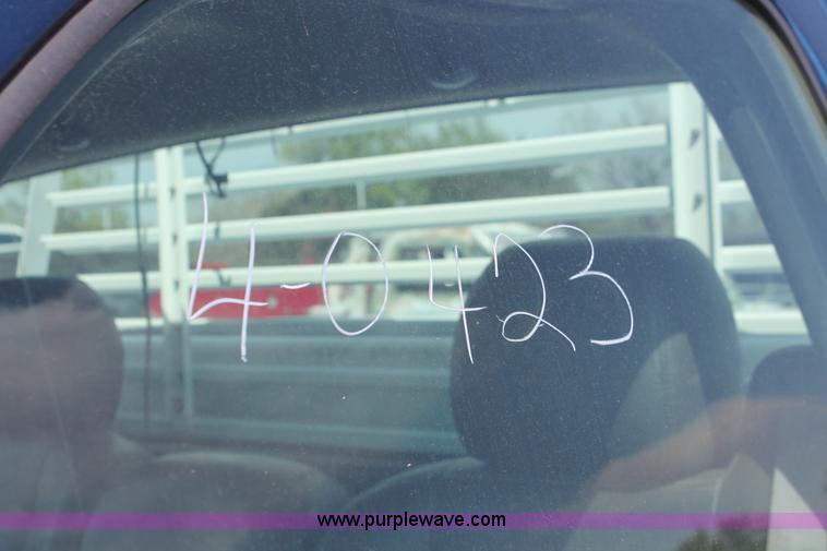 image for item D8231 2002 Chevrolet Silverado 2500 pickup truck