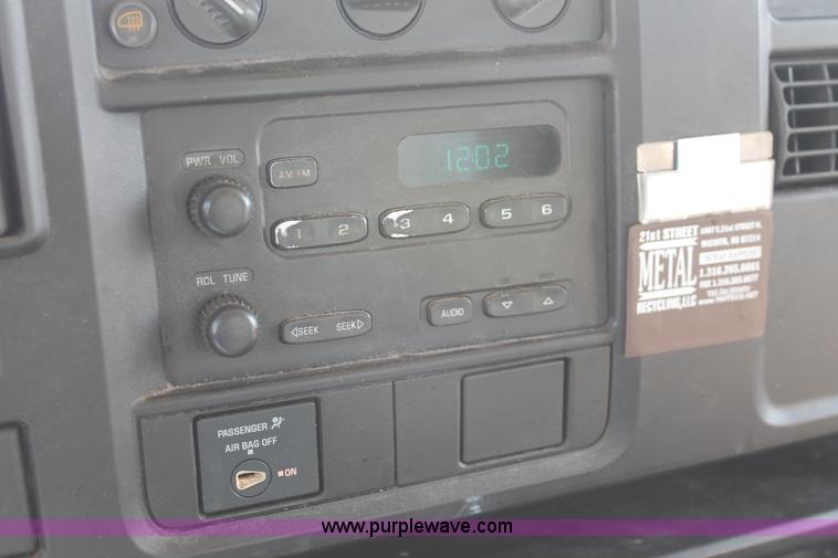 image for item D8232 2005 Chevrolet Express 2500 van