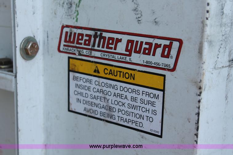 image for item D8232 2005 Chevrolet Express 2500 van