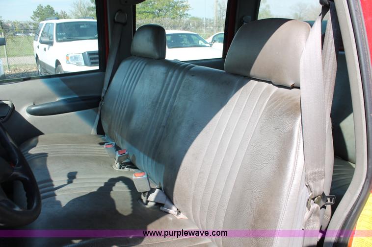 image for item D8237 1998 Chevrolet Cheyenne 3500 Crew Cab utility truck