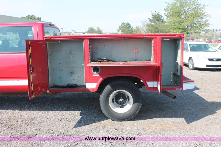 image for item D8237 1998 Chevrolet Cheyenne 3500 Crew Cab utility truck