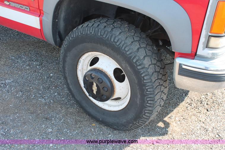 image for item D8237 1998 Chevrolet Cheyenne 3500 Crew Cab utility truck