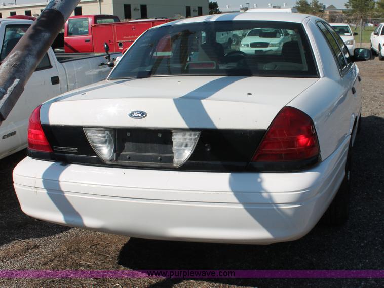 image for item D8238 2006 Ford Crown Victoria Police Interceptor