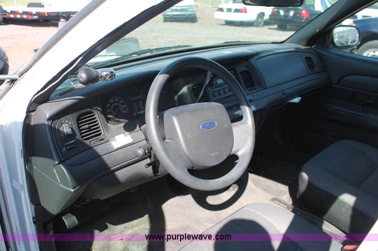 image for item D8238 2006 Ford Crown Victoria Police Interceptor