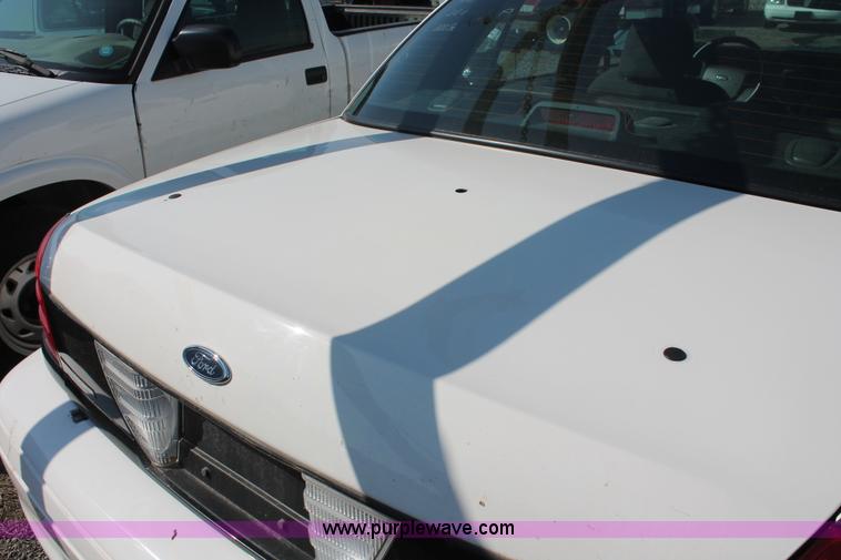 image for item D8238 2006 Ford Crown Victoria Police Interceptor