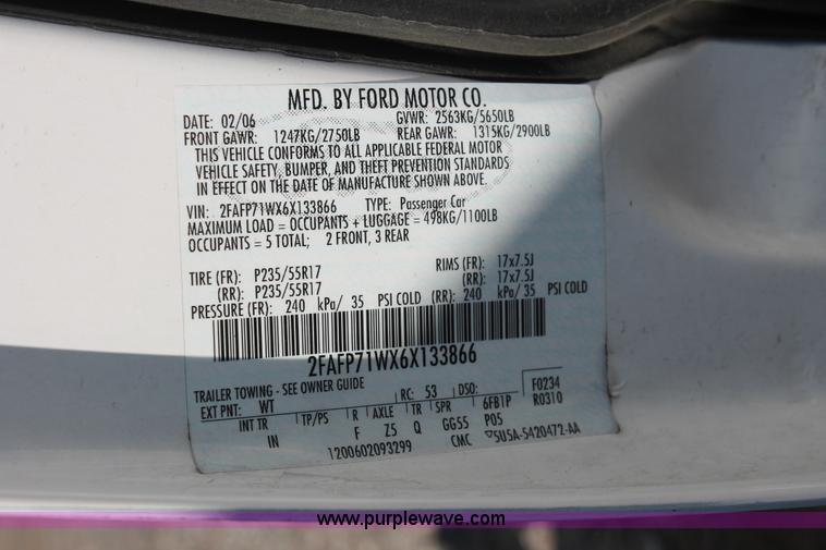 image for item D8238 2006 Ford Crown Victoria Police Interceptor