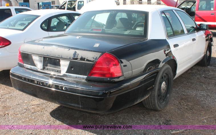 image for item D8241 2009 Ford Crown Victoria Police Interceptor