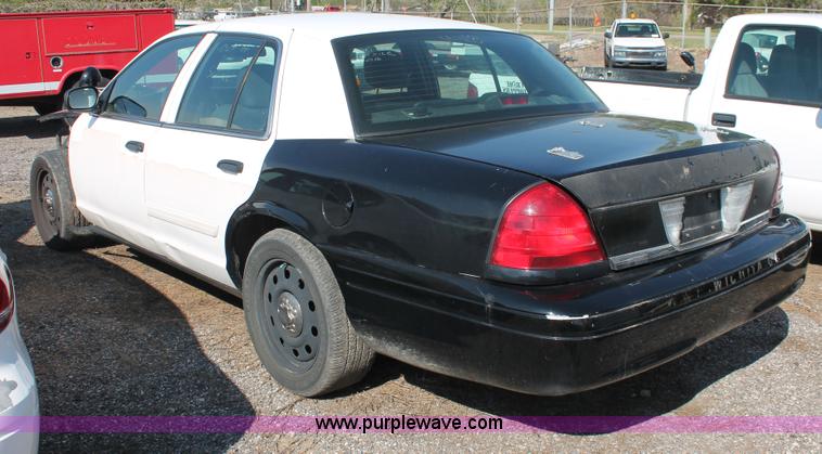 image for item D8241 2009 Ford Crown Victoria Police Interceptor