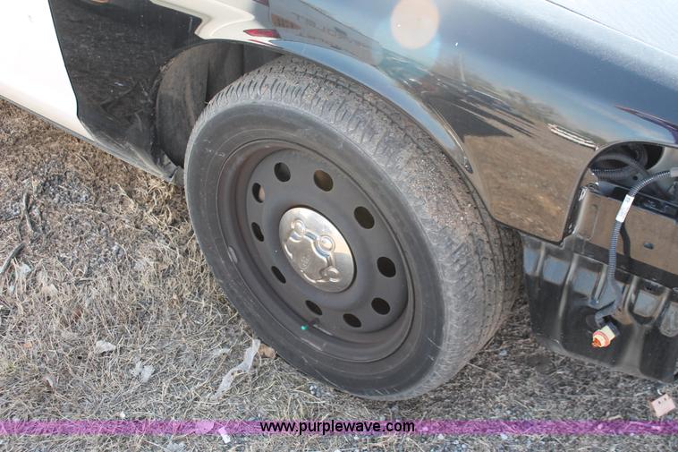 image for item D8241 2009 Ford Crown Victoria Police Interceptor