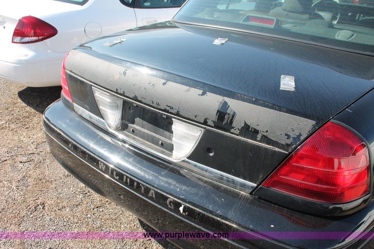 image for item D8241 2009 Ford Crown Victoria Police Interceptor