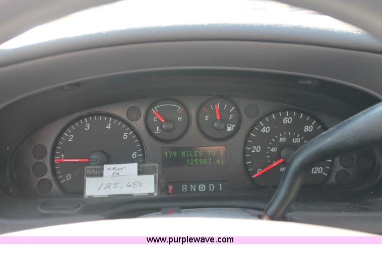 image for item D8242 2006 Ford Taurus SE