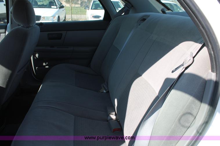 image for item D8242 2006 Ford Taurus SE