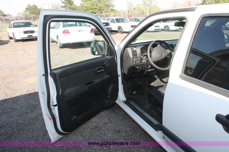 image for item D8243 2008 Chevrolet Colorado LT extended cab pickup truck