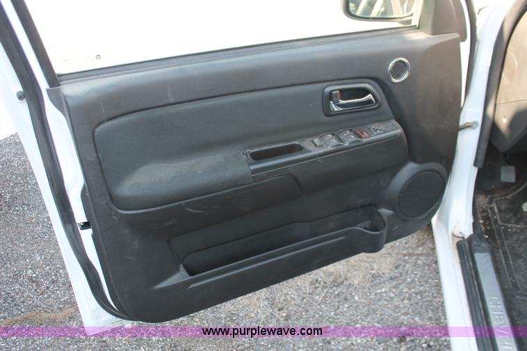 image for item D8243 2008 Chevrolet Colorado LT extended cab pickup truck