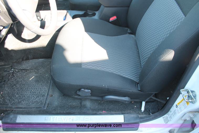 image for item D8243 2008 Chevrolet Colorado LT extended cab pickup truck