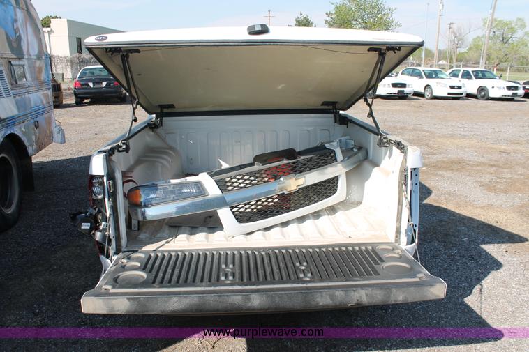 image for item D8243 2008 Chevrolet Colorado LT extended cab pickup truck