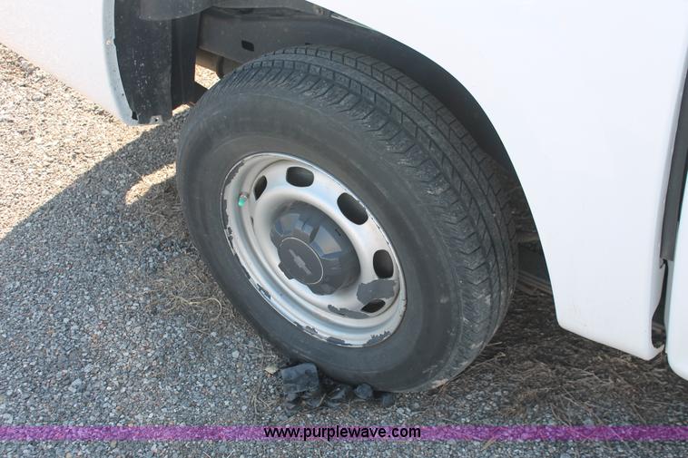 image for item D8243 2008 Chevrolet Colorado LT extended cab pickup truck