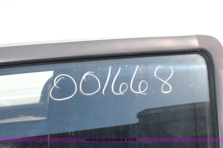 image for item D8243 2008 Chevrolet Colorado LT extended cab pickup truck